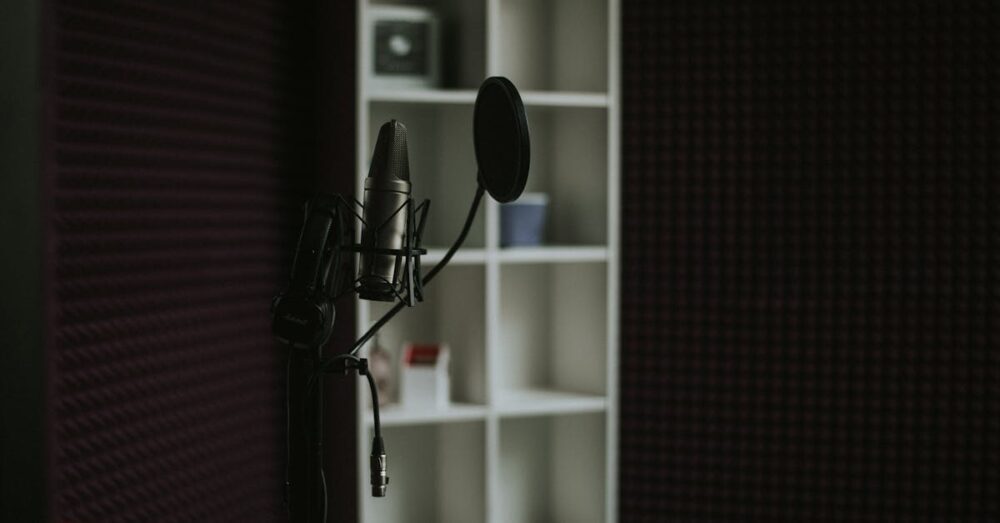 会議や通話、取材などさまざまな利用シーンでのPlaud NoteとNottaの対応の違いを説明する図