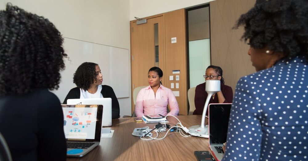 リモートワーク 会議 テクノロジー