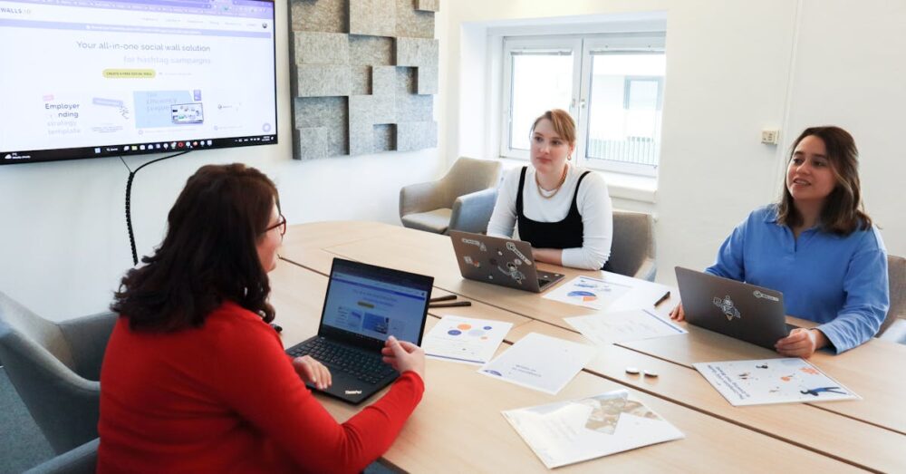 ビジネス 会議 テクノロジー 図解