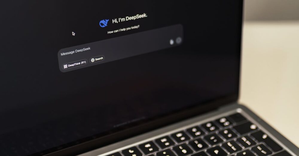 AIディレクターが今必要とされている社会的背景を表すイメージ