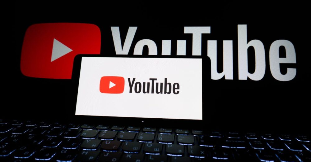 Google GeminiがYouTube動画の要点を要約して表示しているイメージ。字幕付き動画との相性が良い。