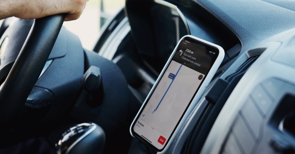 ReSing Freeの操作画面とAIボイスモデル選択UIが表示された画面