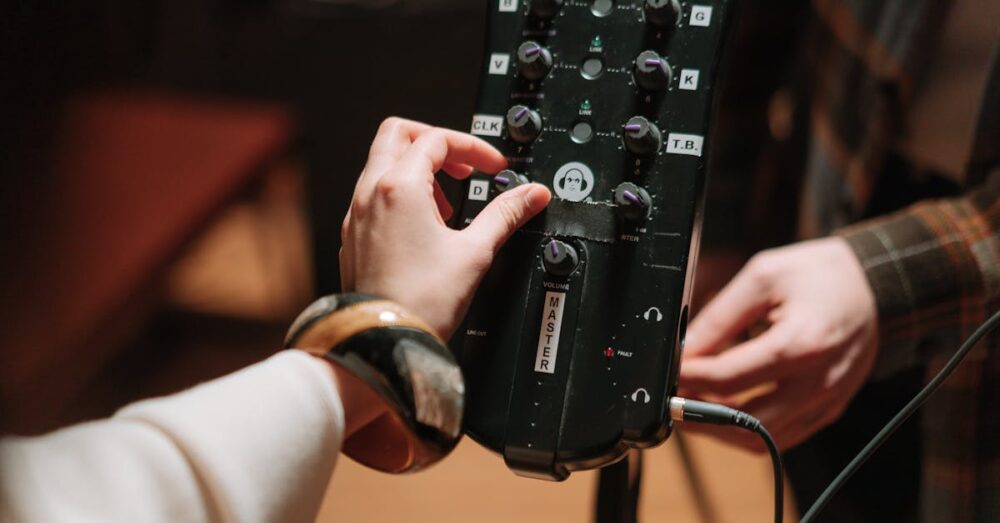 AIボイスレコーダー選びのチェックポイントと選定基準を示した図解やチェックリストのイメージ