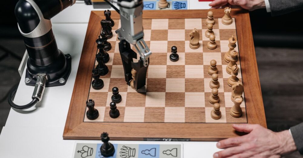 3つのAIを目的に応じて使い分けることで最大限に活用する戦略の図