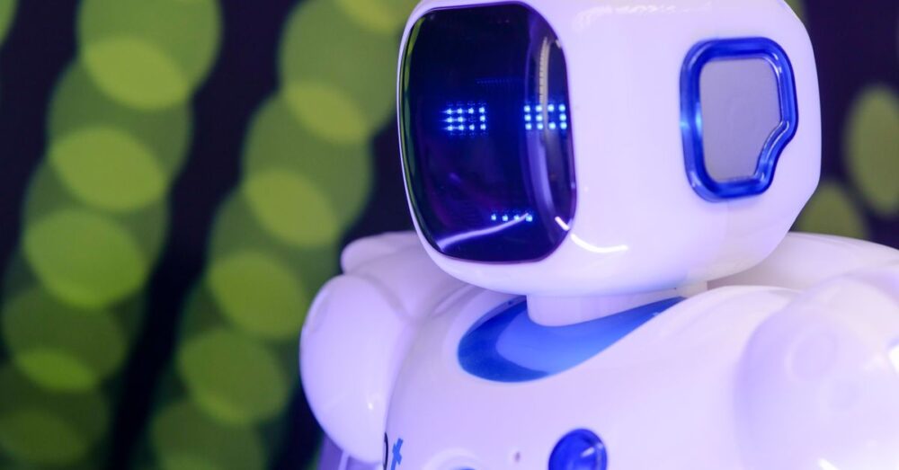 AI面接の未来を展望し、人間とAIが協力して選考を行うイメージ。