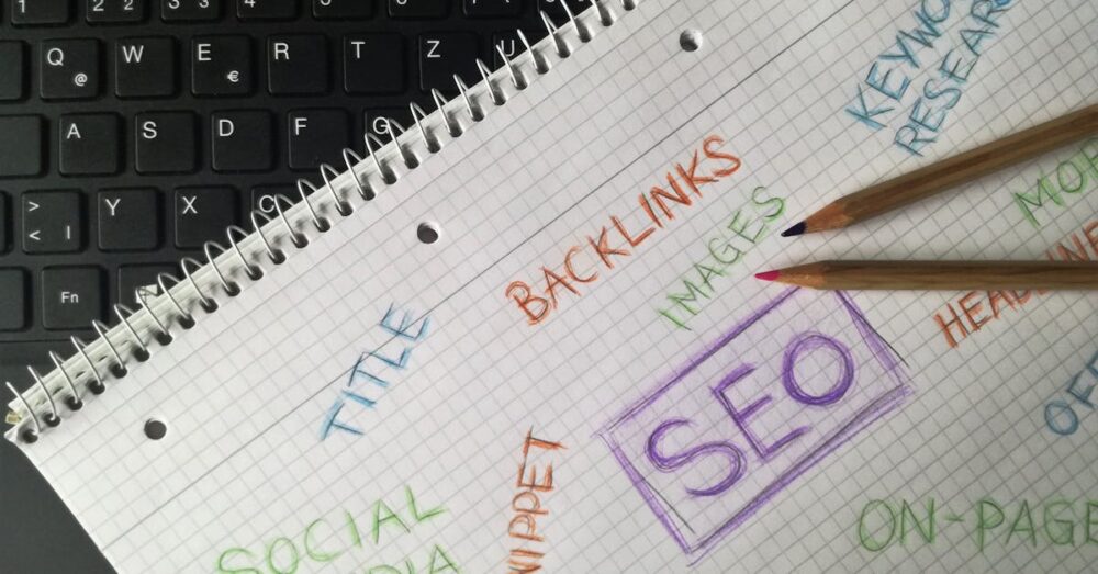 SEOのクリック率が年々低下しているトレンドを示すグラフやイメージ