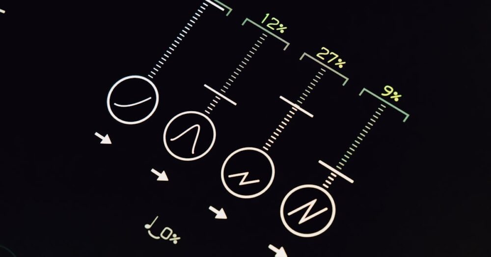 沈みゆく太陽に重なるGPT-4oの文字と、新しく昇る太陽に描かれたGPT-5.2。AIの世代交代を美しい夜明けの風景で表現した象徴的な画像。