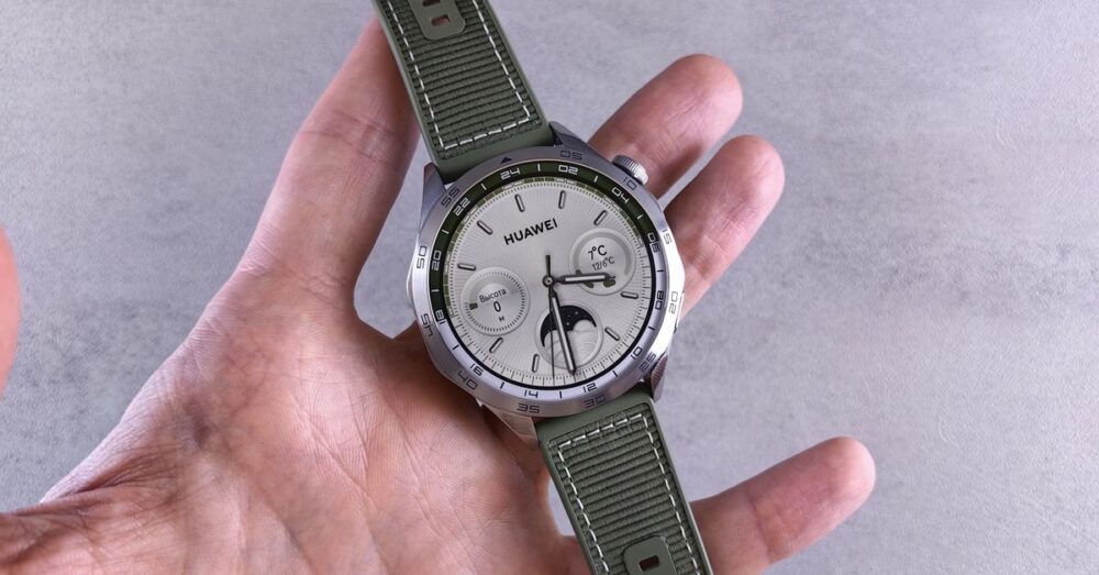 ゴルフコースでHUAWEI WATCH GT 6 Proを装着し、スイング記録やスコア確認をしているゴルファーの様子。