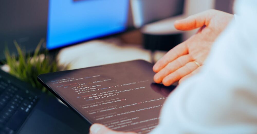 デジタル化された膨大な資料が整理され、自分専用の知のライブラリが構築されているイメージ