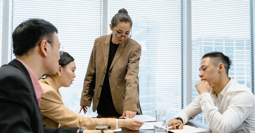 Gensparkの個人・法人向けプランと最新AIモデルChatGPT 5.2やClaude 4.5が統合された料金体系の図解