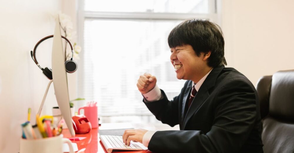 AI就活での成功者と失敗者の違いを比較したイメージ