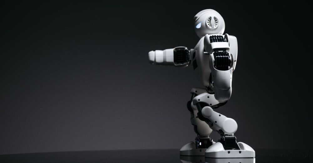 進化したAIモデルGPT-5.2の「脳」をイメージした画像。3つのモード（Auto, Instant, Thinking）が黄金の光とともに融合し、より高度な知能へと昇華していく様子を象徴的に表現しています。