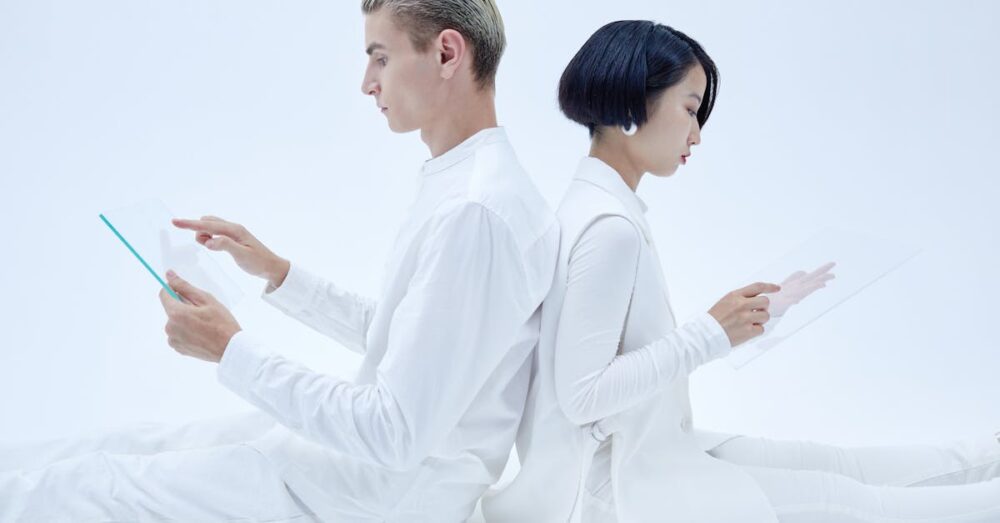 広告のない静寂な環境で、集中してAIと対話するユーザーの思考プロセスを視覚化したイメージ画像