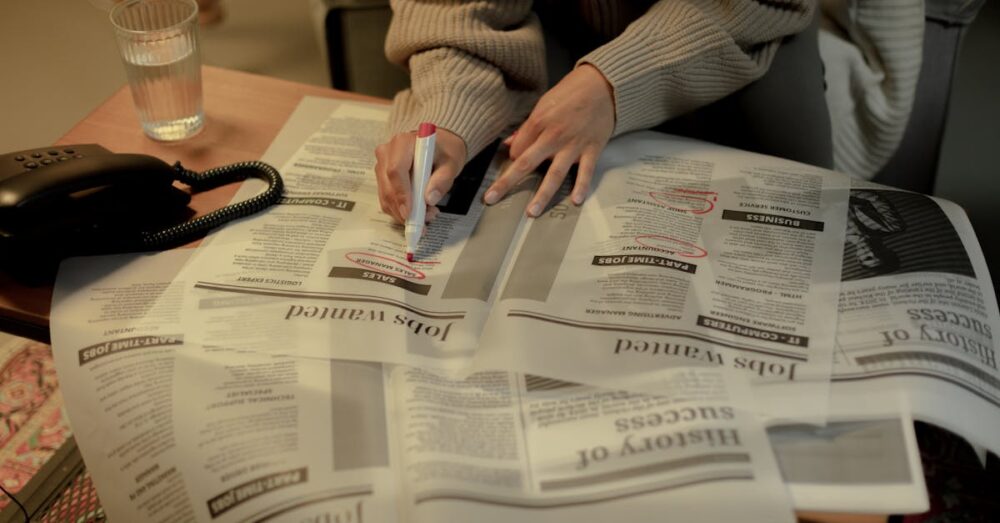 AI就活が注目される背景と新卒採用市場の変化を示すイメージ